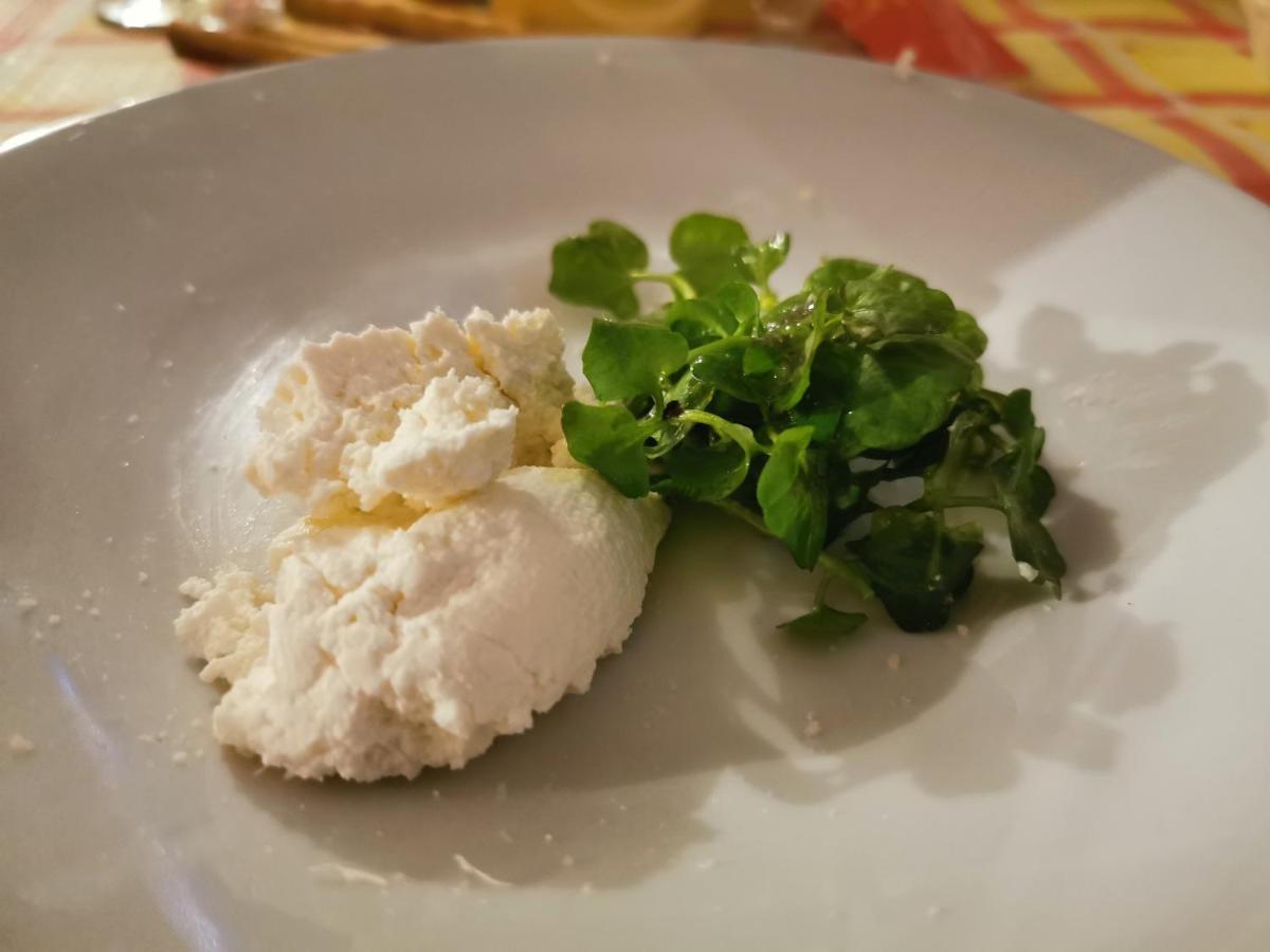 Albergo Ristorante Centro Vico Canavese Eksteriør bilde