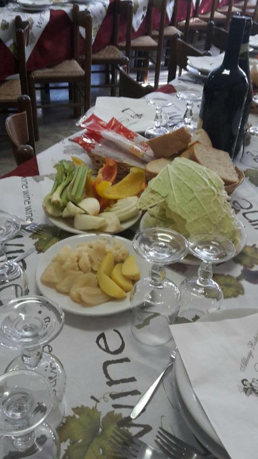 Albergo Ristorante Centro Vico Canavese Eksteriør bilde