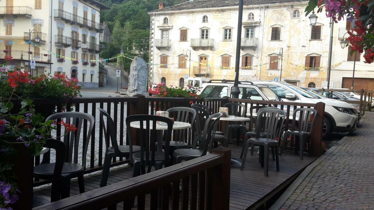 Albergo Ristorante Centro Vico Canavese Eksteriør bilde