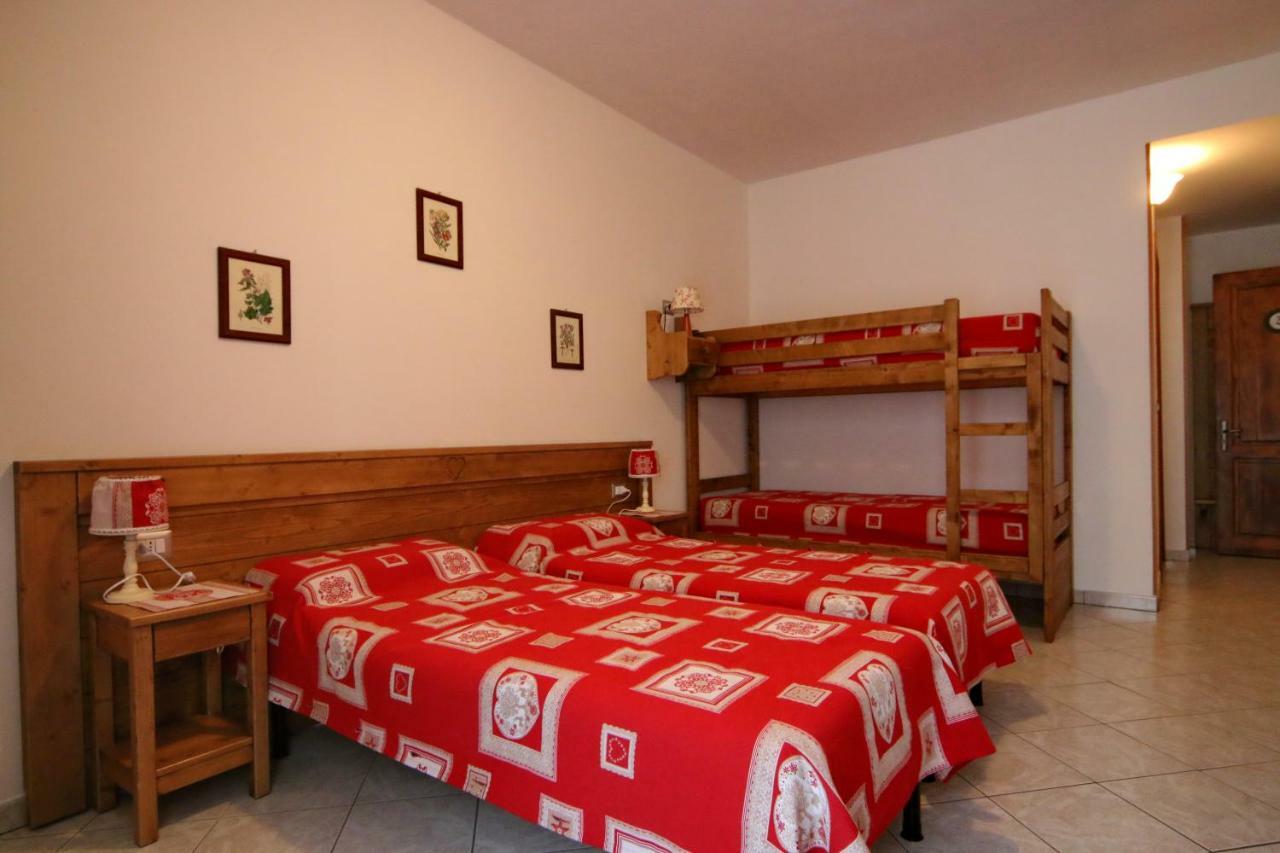 Albergo Ristorante Centro Vico Canavese Eksteriør bilde