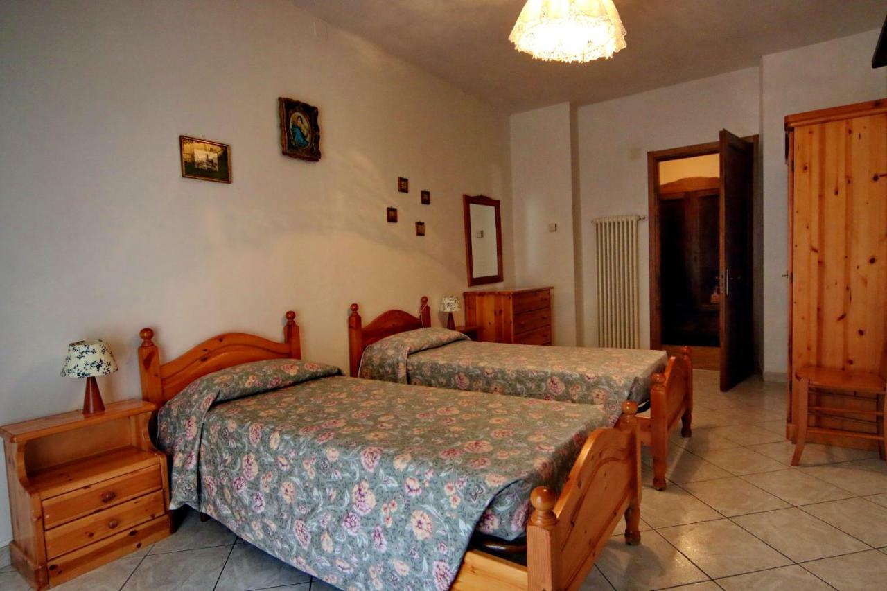 Albergo Ristorante Centro Vico Canavese Eksteriør bilde