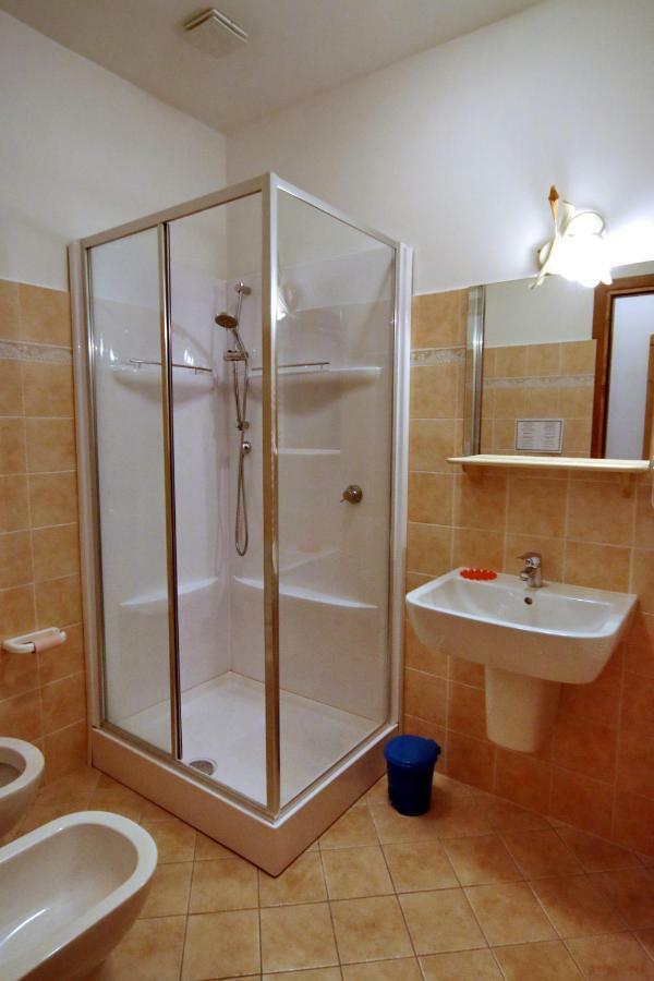 Albergo Ristorante Centro Vico Canavese Eksteriør bilde