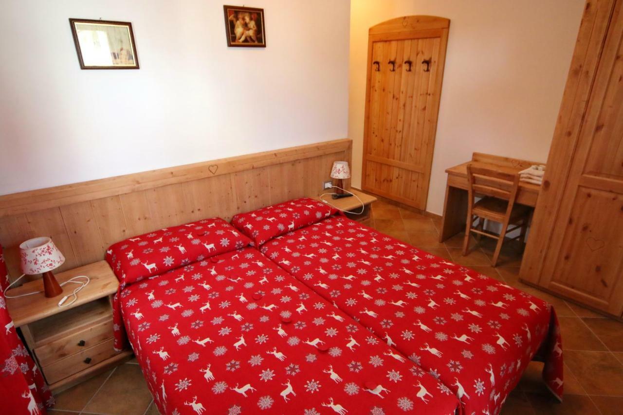Albergo Ristorante Centro Vico Canavese Eksteriør bilde