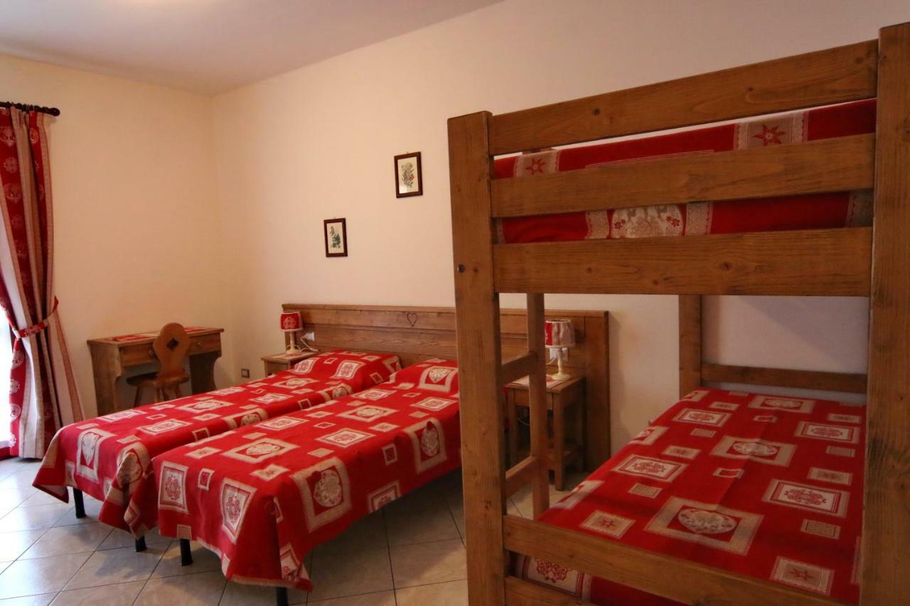 Albergo Ristorante Centro Vico Canavese Eksteriør bilde
