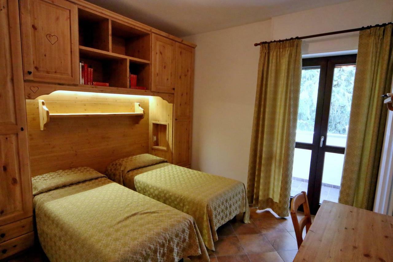 Albergo Ristorante Centro Vico Canavese Eksteriør bilde