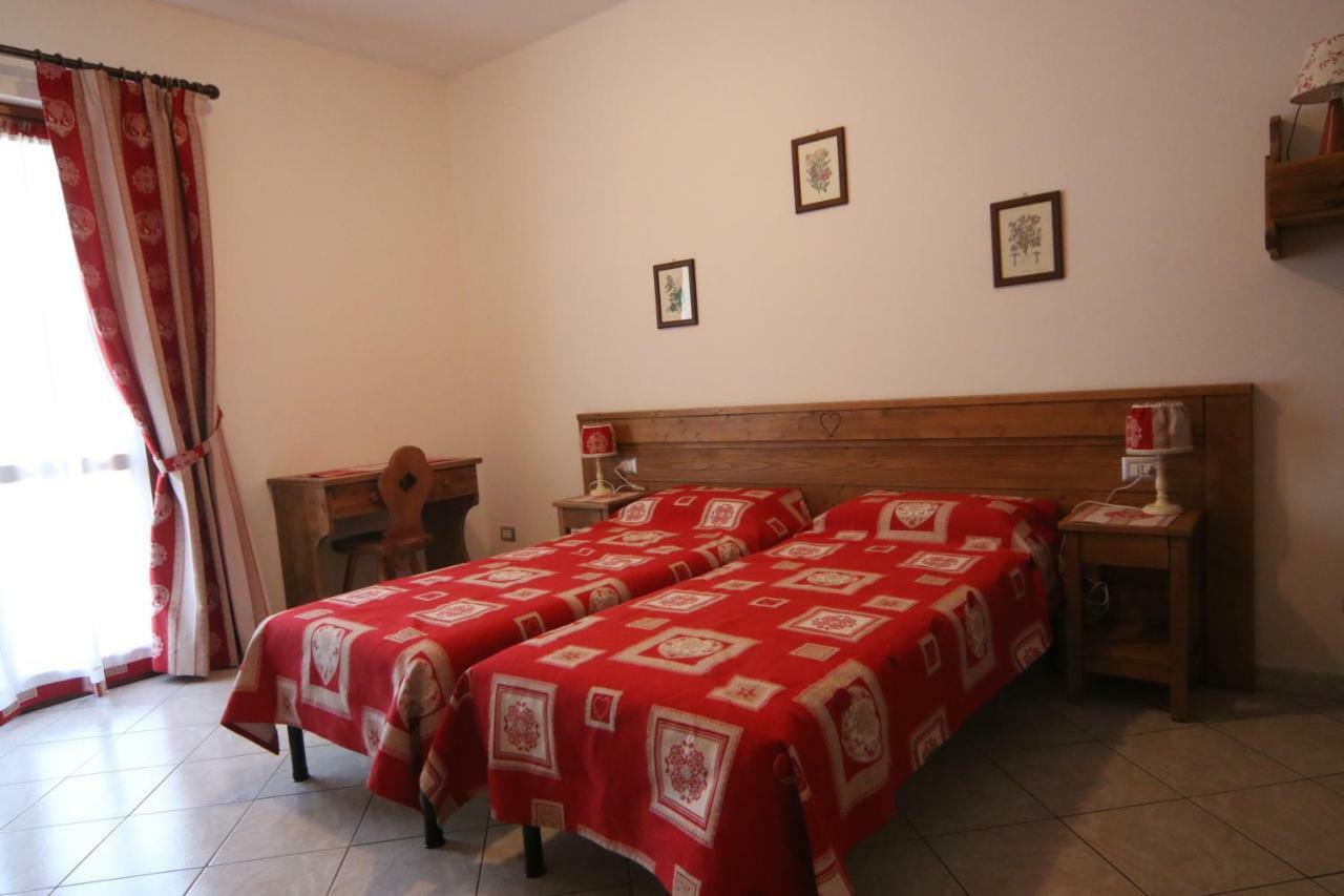 Albergo Ristorante Centro Vico Canavese Eksteriør bilde